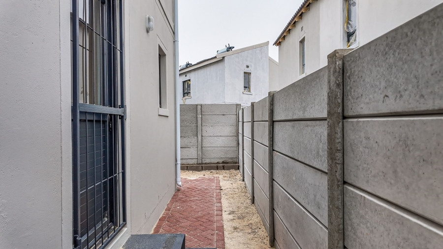 To Let 3 Bedroom Property for Rent in Rivergate Western Cape